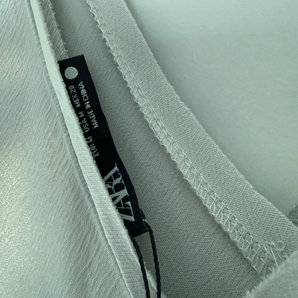 Elegant silver Satin Dress - Picture 4 of 6